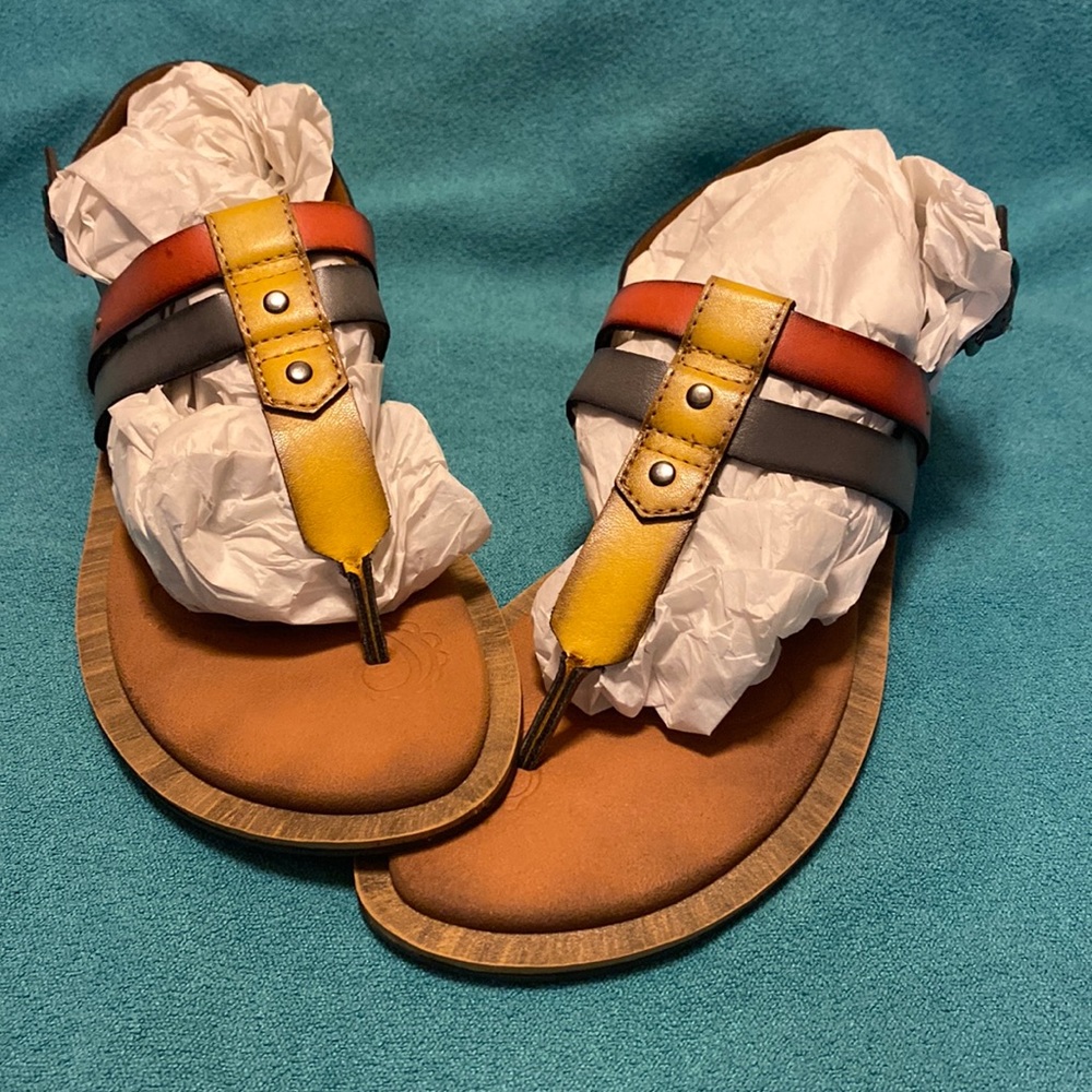 CLARKS Soft Cushioned TELLOW BRICK RED & BLUE Strappy Sandals Shoes 8